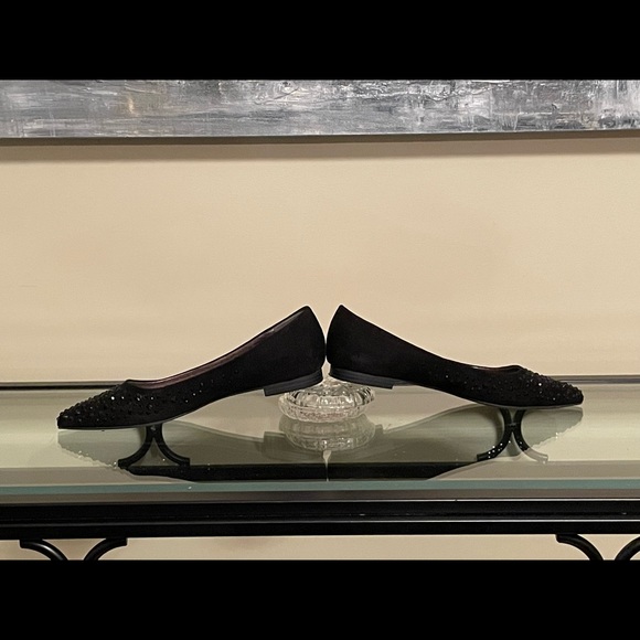 Guess size 7.5 faux suede beaded flats - Picture 1 of 9